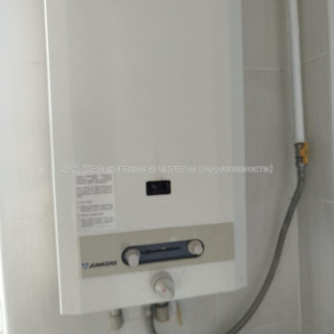 Продам квартиру, Академиков Ахиезеров ул. , 2 кім., 55.10 м², косметический ремонт 