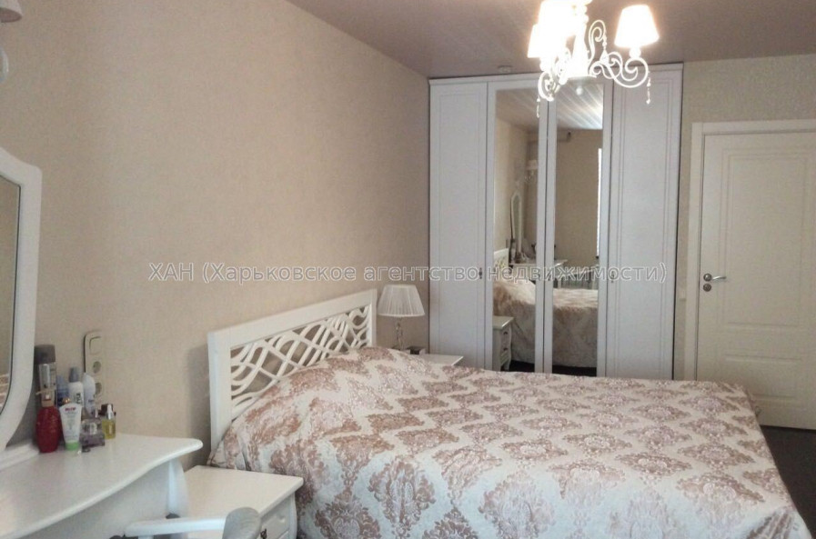 Продам квартиру, Академика Павлова ул. , 4 кім., 82 м², авторский дизайн 