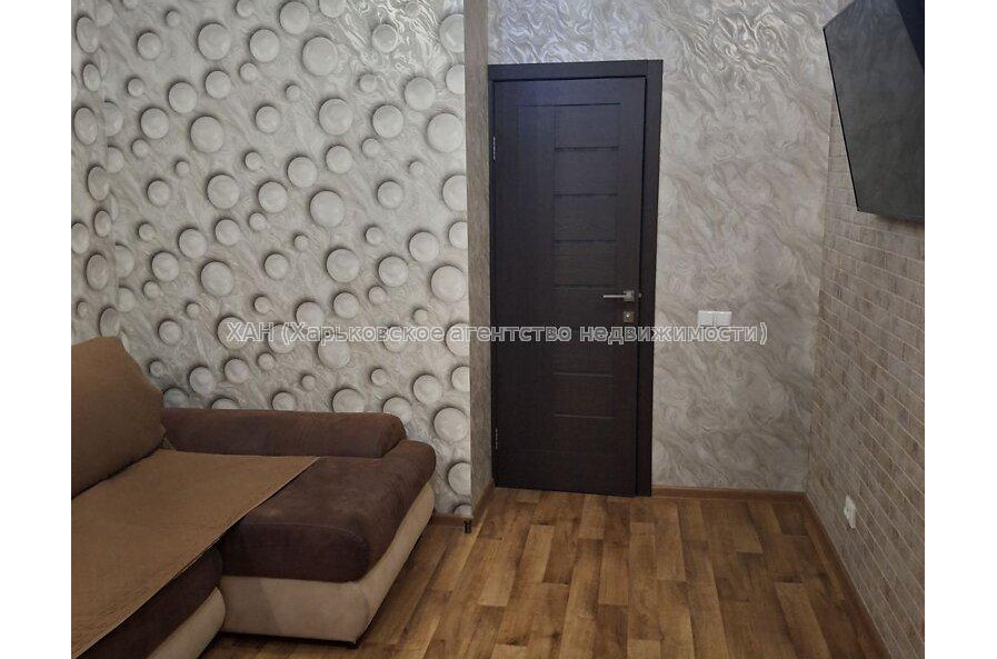 Продам квартиру, Амосова ул. , 3 кім., 67 м², капитальный ремонт 