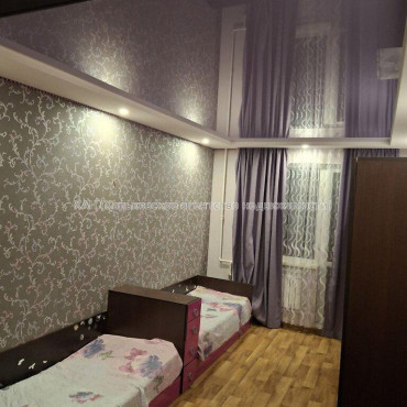 Продам квартиру, Амосова ул. , 3 кім., 67 м², капитальный ремонт 