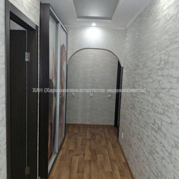 Продам квартиру, Амосова ул. , 3 кім., 67 м², капитальный ремонт 