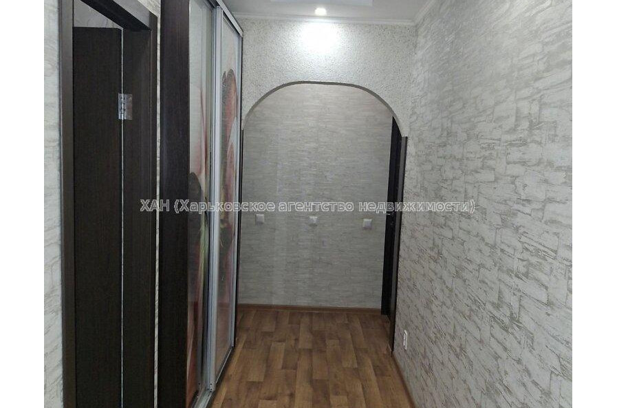 Продам квартиру, Амосова ул. , 3 кім., 67 м², капитальный ремонт 