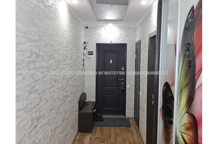 Продам квартиру, Амосова ул. , 3 кім., 67 м², капитальный ремонт 