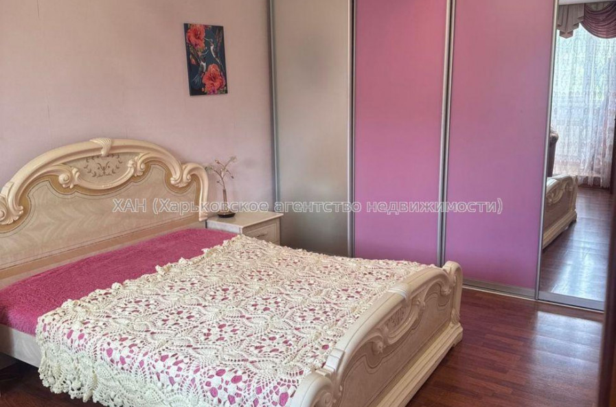 Продам квартиру, Гвардейцев Широнинцев ул. , 2 кім., 46 м², капитальный ремонт 