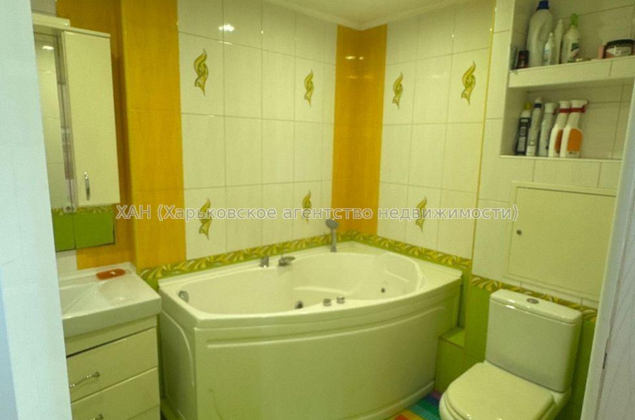 Продам квартиру, Гвардейцев Широнинцев ул. , 2 кім., 46 м², капитальный ремонт 