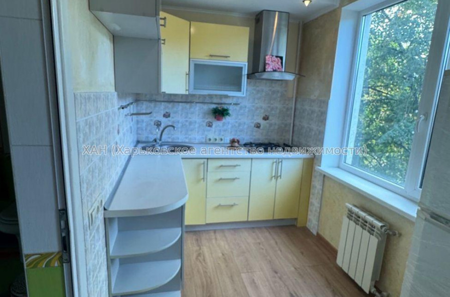 Продам квартиру, Гвардейцев Широнинцев ул. , 2 кім., 46 м², капитальный ремонт 