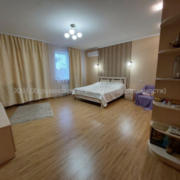 Продам дом, 300 м², 6 сот., советский ремонт 