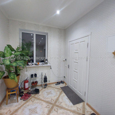 Продам дом, 300 м², 6 сот., советский ремонт 