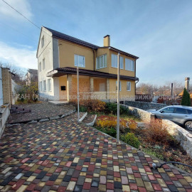 Продам будинок, 300 м², 6 соток, советский ремонт