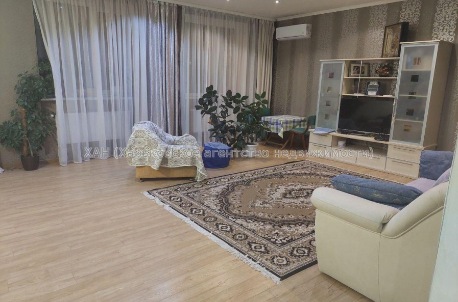 Продам дом, 300 м², 6 сот., советский ремонт 