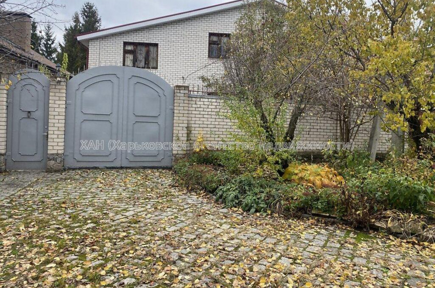 Продам дом, 220 м², 10 сот., капитальный ремонт 