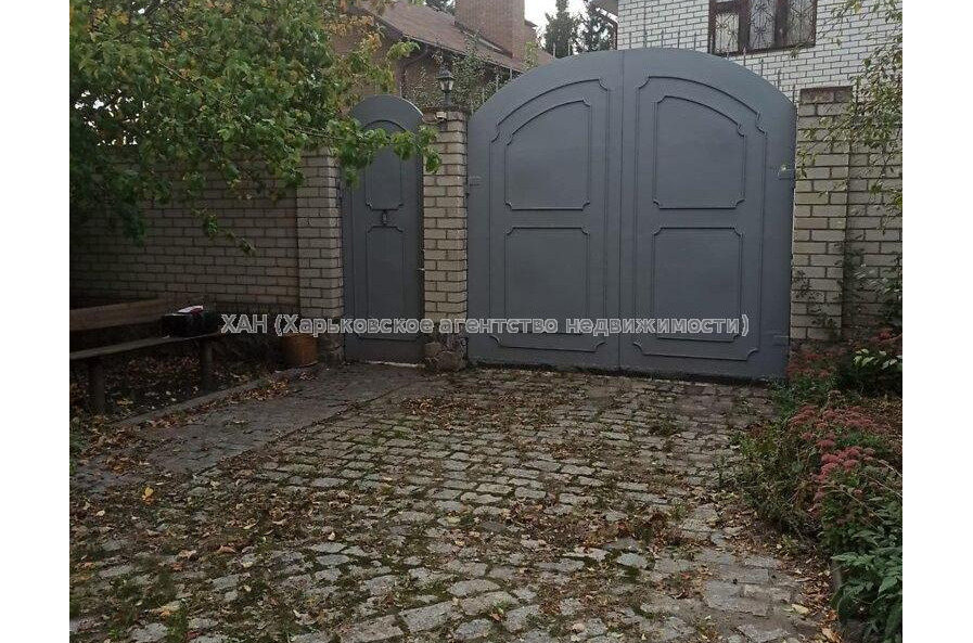 Продам дом, 220 м², 10 сот., капитальный ремонт 