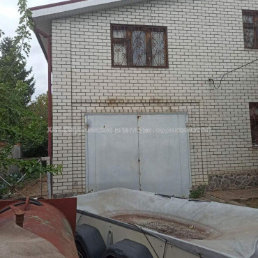 Продам дом, 220 м², 10 сот., капитальный ремонт 