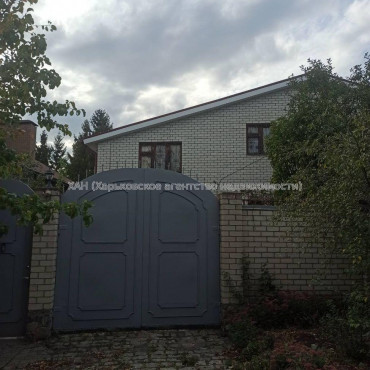 Продам дом, 220 м², 10 сот., капитальный ремонт 