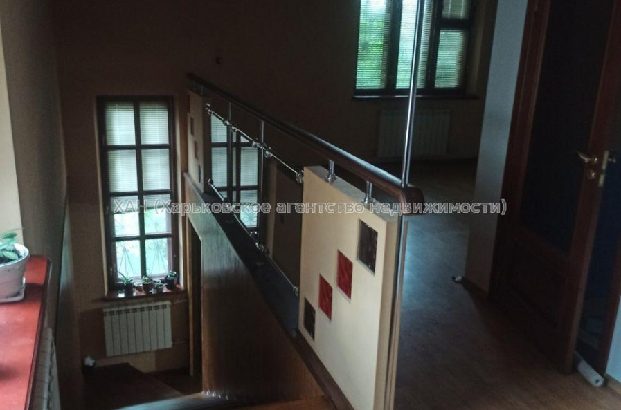 Продам дом, 220 м², 10 сот., капитальный ремонт 