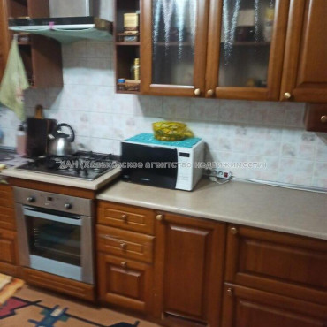 Продам дом, 220 м², 10 сот., капитальный ремонт 