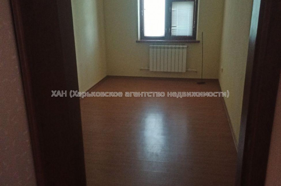 Продам дом, 220 м², 10 сот., капитальный ремонт 