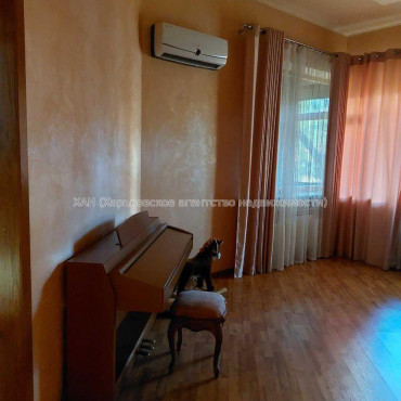 Продам дом, 180 м², 10 сот., евроремонт 