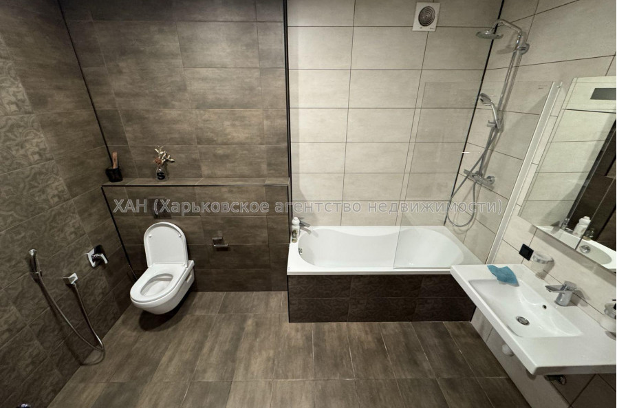 Продам квартиру, Героев Харькова просп. , 3 кім., 105 м², евроремонт 