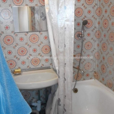 Продам квартиру, Жуковского просп. , 2  ком., 45 м², косметический ремонт 