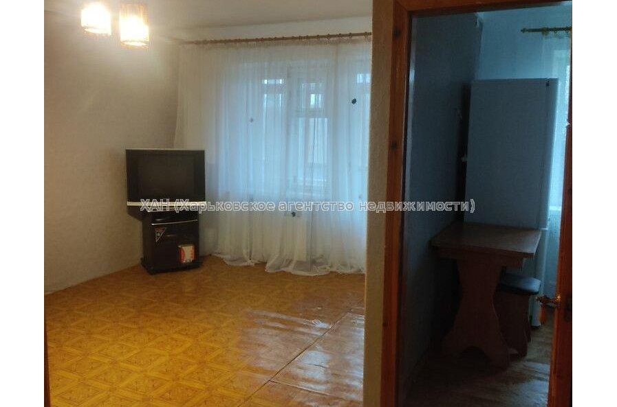 Продам квартиру, Аэрокосмический пр. , 1 кім., 32.30 м², косметический ремонт 