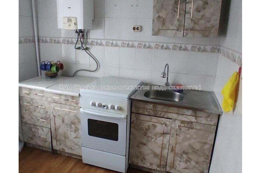 Продам квартиру, Аэрокосмический пр. , 1 кім., 32.30 м², косметический ремонт 