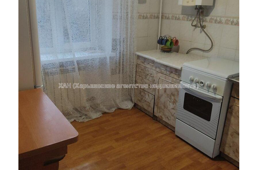 Продам квартиру, Аэрокосмический пр. , 1 кім., 32.30 м², косметический ремонт 