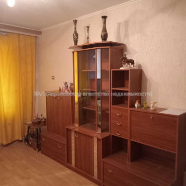 Продам квартиру, Гвардейцев Широнинцев ул. , 2 кім., 46 м², косметический ремонт 
