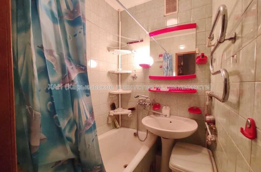 Продам квартиру, Гвардейцев Широнинцев ул. , 2 кім., 46 м², косметический ремонт 