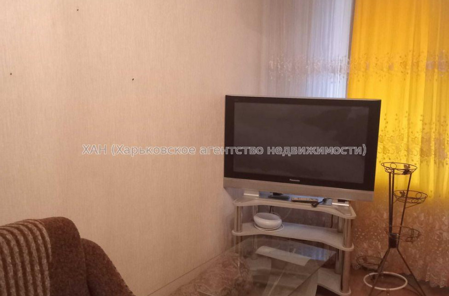 Продам квартиру, Гвардейцев Широнинцев ул. , 2 кім., 46 м², косметический ремонт 