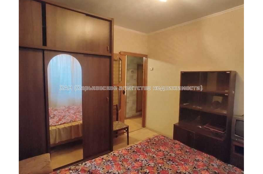 Продам квартиру, Гвардейцев Широнинцев ул. , 2 кім., 46 м², косметический ремонт 