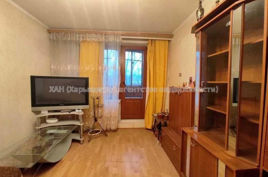 Продам квартиру, Гвардейцев Широнинцев ул. , 2 кім., 46 м², косметический ремонт 