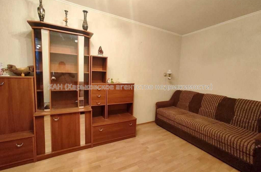 Продам квартиру, Гвардейцев Широнинцев ул. , 2 кім., 46 м², косметический ремонт 