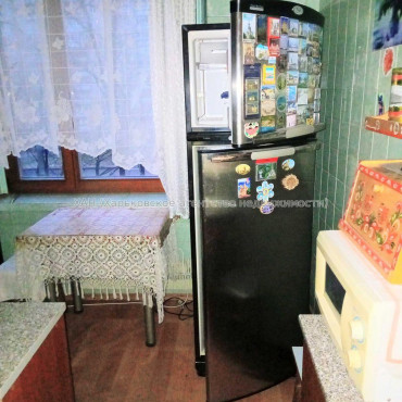 Продам квартиру, Гвардейцев Широнинцев ул. , 2 кім., 46 м², косметический ремонт 