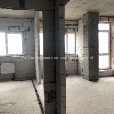 Продам квартиру, Молочная ул. , 3  ком., 92.30 м², без внутренних работ 