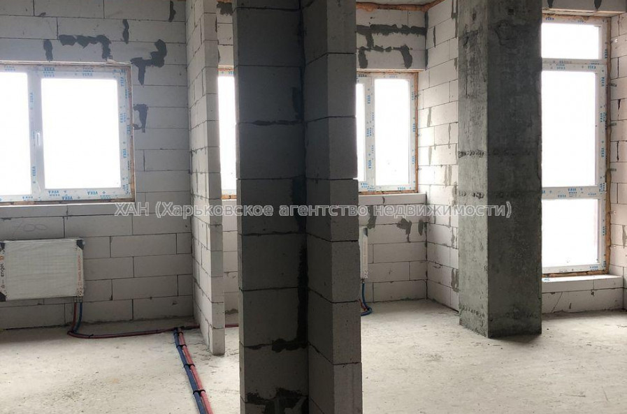 Продам квартиру, Молочная ул. , 3  ком., 92.30 м², без внутренних работ 