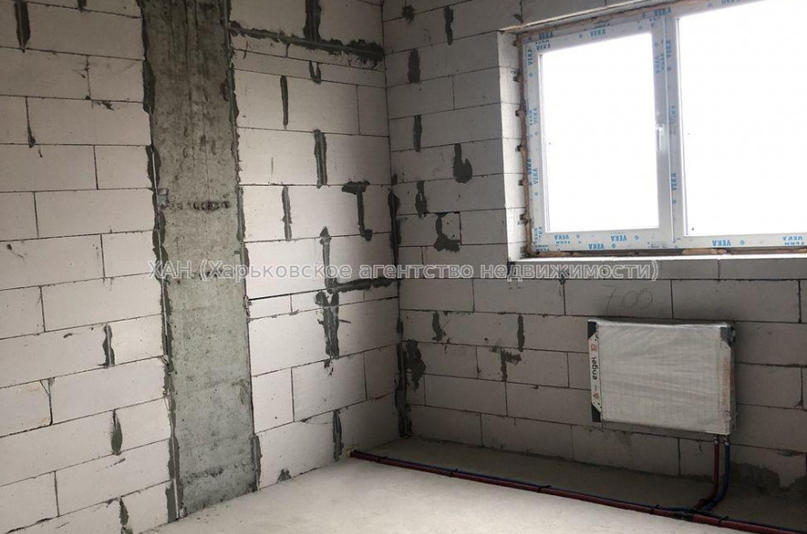 Продам квартиру, Молочная ул. , 3  ком., 92.30 м², без внутренних работ 