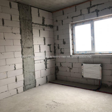 Продам квартиру, Молочная ул. , 3  ком., 92.30 м², без внутренних работ 