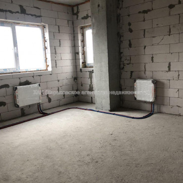 Продам квартиру, Молочная ул. , 3  ком., 92.30 м², без внутренних работ 