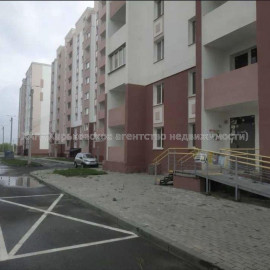 Продам квартиру, Шевченковский пер. , 1  ком., 38 м², без отделочных работ