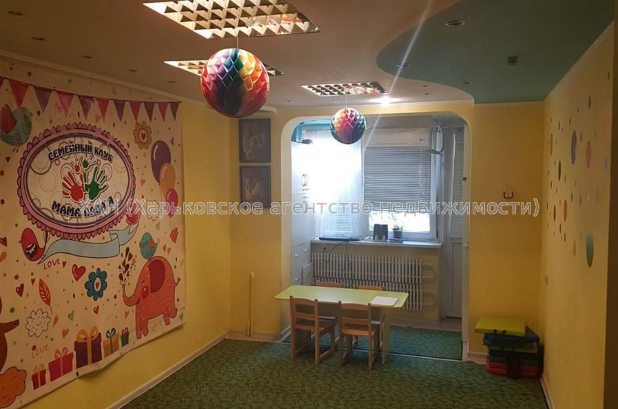 Здам нежитлову нерухомість, офис в многоквартирном доме , 8 кім., 69.70 м², капитальный ремонт 