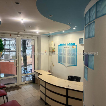 Здам нежитлову нерухомість, офис в многоквартирном доме , 8 кім., 69.70 м², капитальный ремонт 