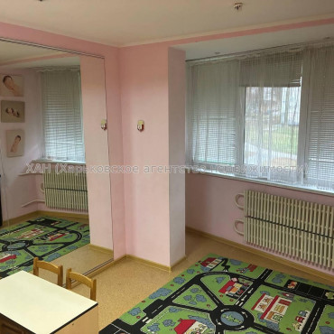 Здам нежитлову нерухомість, офис в многоквартирном доме , 8 кім., 69.70 м², капитальный ремонт 