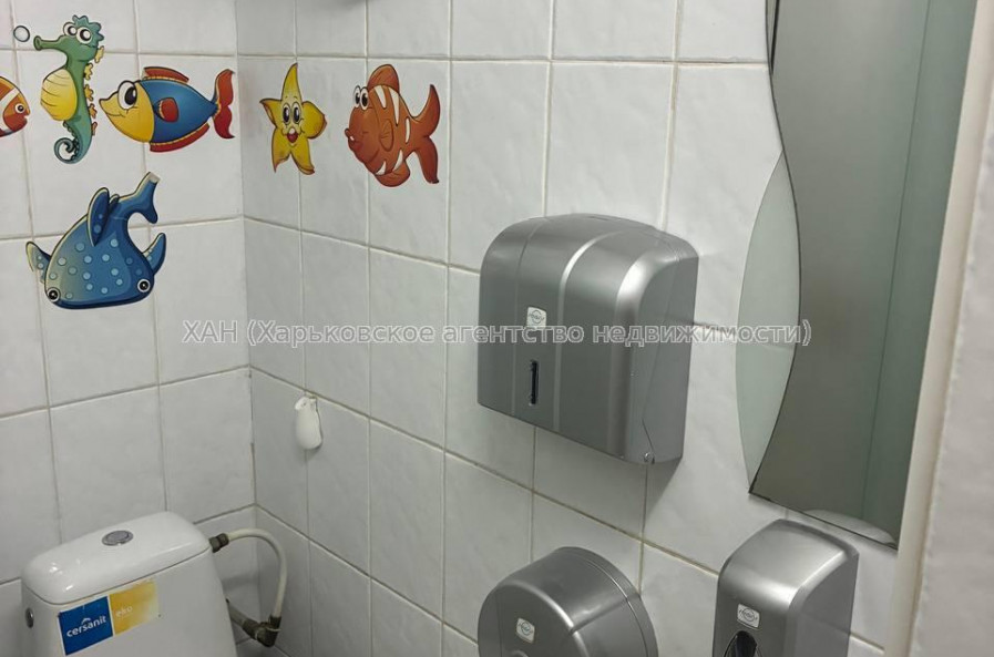 Здам нежитлову нерухомість, офис в многоквартирном доме , 8 кім., 69.70 м², капитальный ремонт 