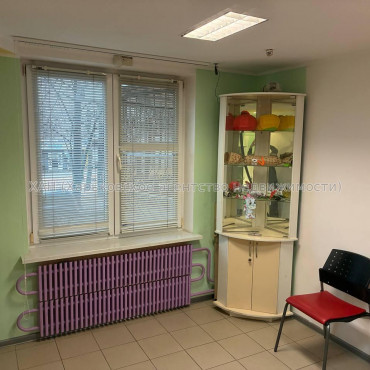 Здам нежитлову нерухомість, офис в многоквартирном доме , 8 кім., 69.70 м², капитальный ремонт 