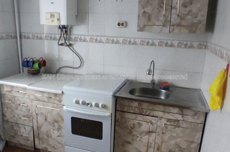 Продам квартиру, Аэрокосмический пр. , 1 кім., 33 м², косметический ремонт 