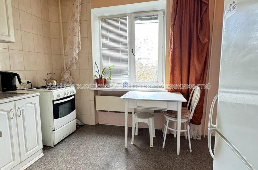 Здам квартиру, Защитников Неба ул. , 1 кім., 38.70 м², косметический ремонт 