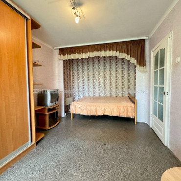 Здам квартиру, Защитников Неба ул. , 1 кім., 38.70 м², косметический ремонт 