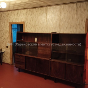 Продам квартиру, Монюшко ул. , 4  ком., 69.30 м², советский ремонт 