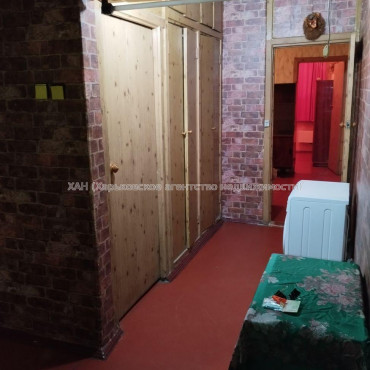 Продам квартиру, Монюшко ул. , 4  ком., 69.30 м², советский ремонт 